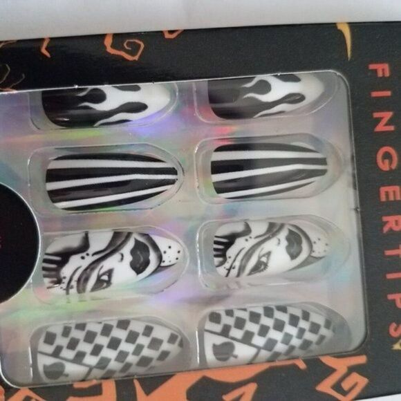 Halloween Press-On Nails 24 Pc Set Magic Fingertips Black & White - Picture 7 of 8